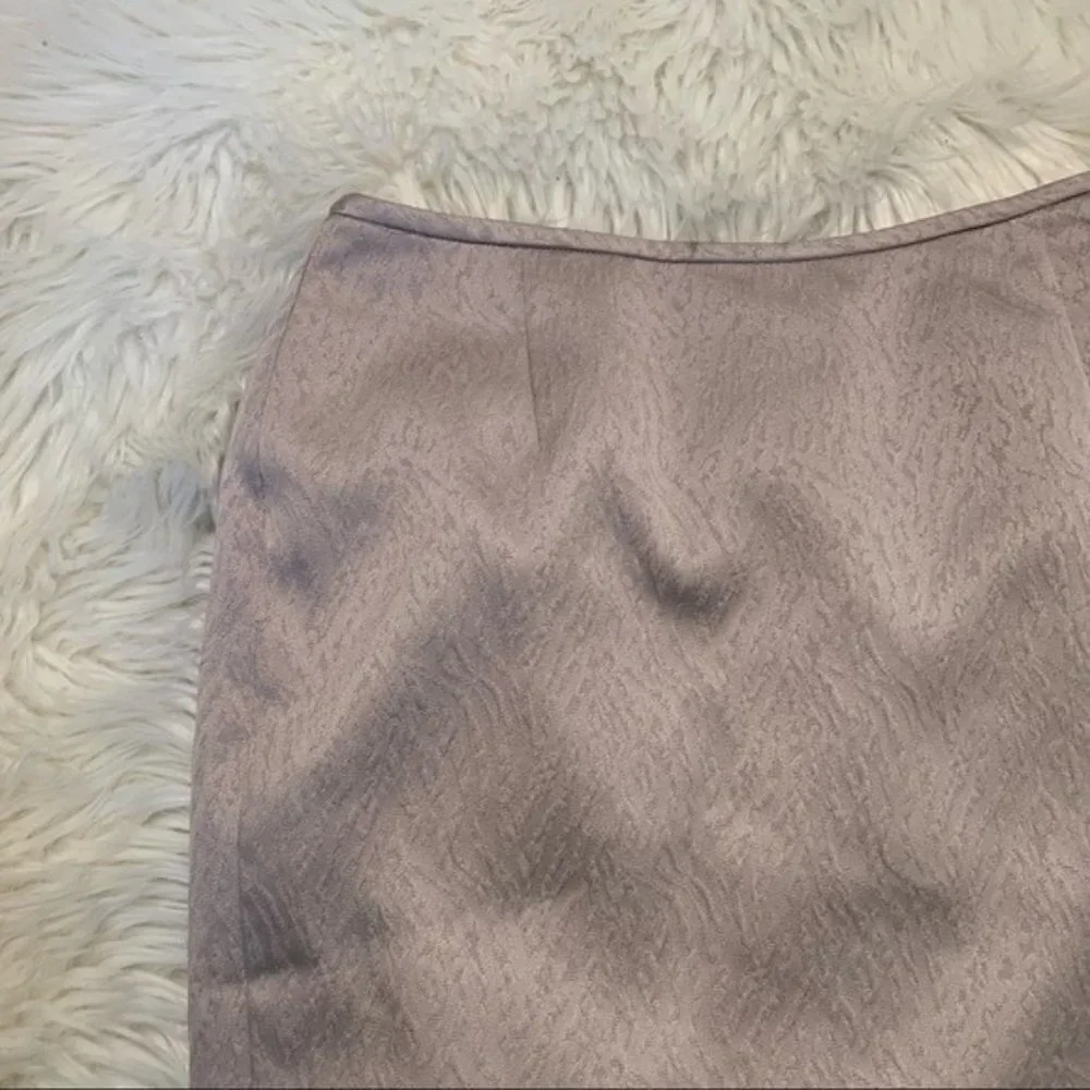 Nipon Boutiqe Women's Size 8 Petite Pencil Skirt Textured Light Gray Sheen Lined